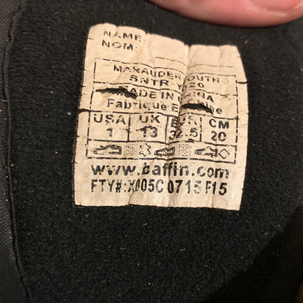 Baffin super wKids Winter Boots - Black and Gray - Picture 2 of 5